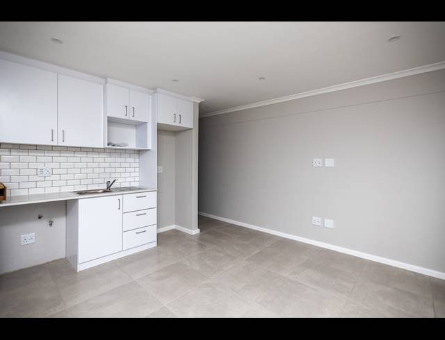 20 BEDROOM APARTMENT BLOCK FOR SALE IN TABLE VIEW
